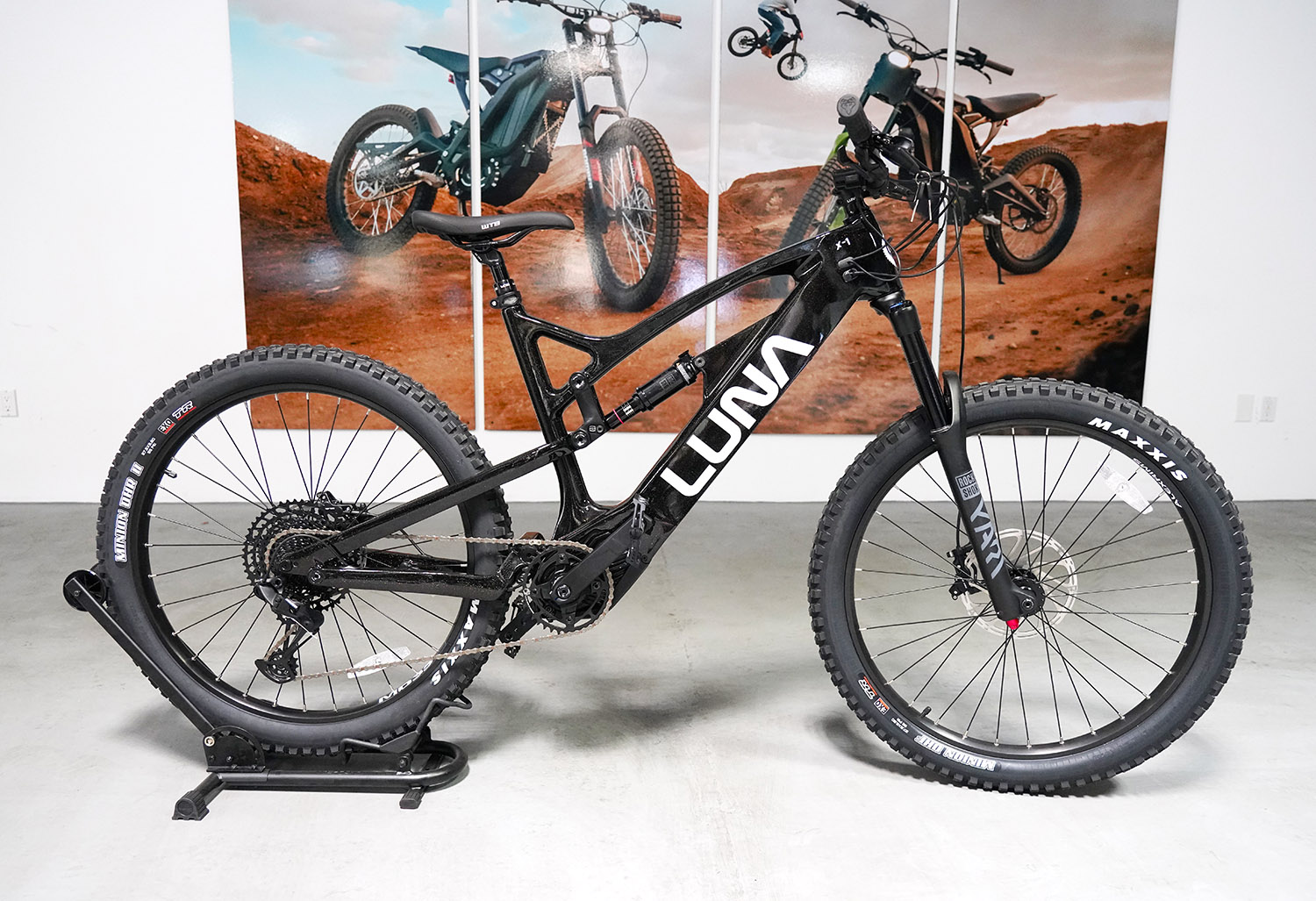 New Galaxy Paint On the Luna X1 Enduro Luna Cycle